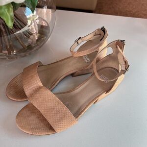 Eileen Fisher Tan Leather Sandal Size 8